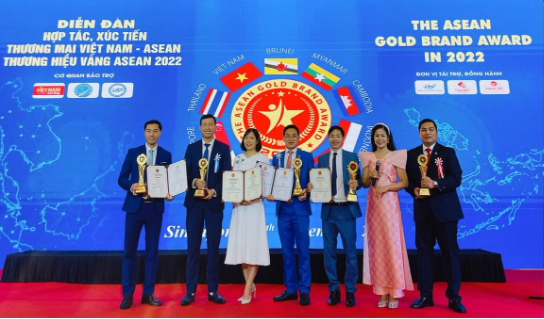 Quà tặng vàng King Gold Art  đạt top 10 &quot;thương hiệu vàng Asean&quot; tại Singapore - Ảnh 1.