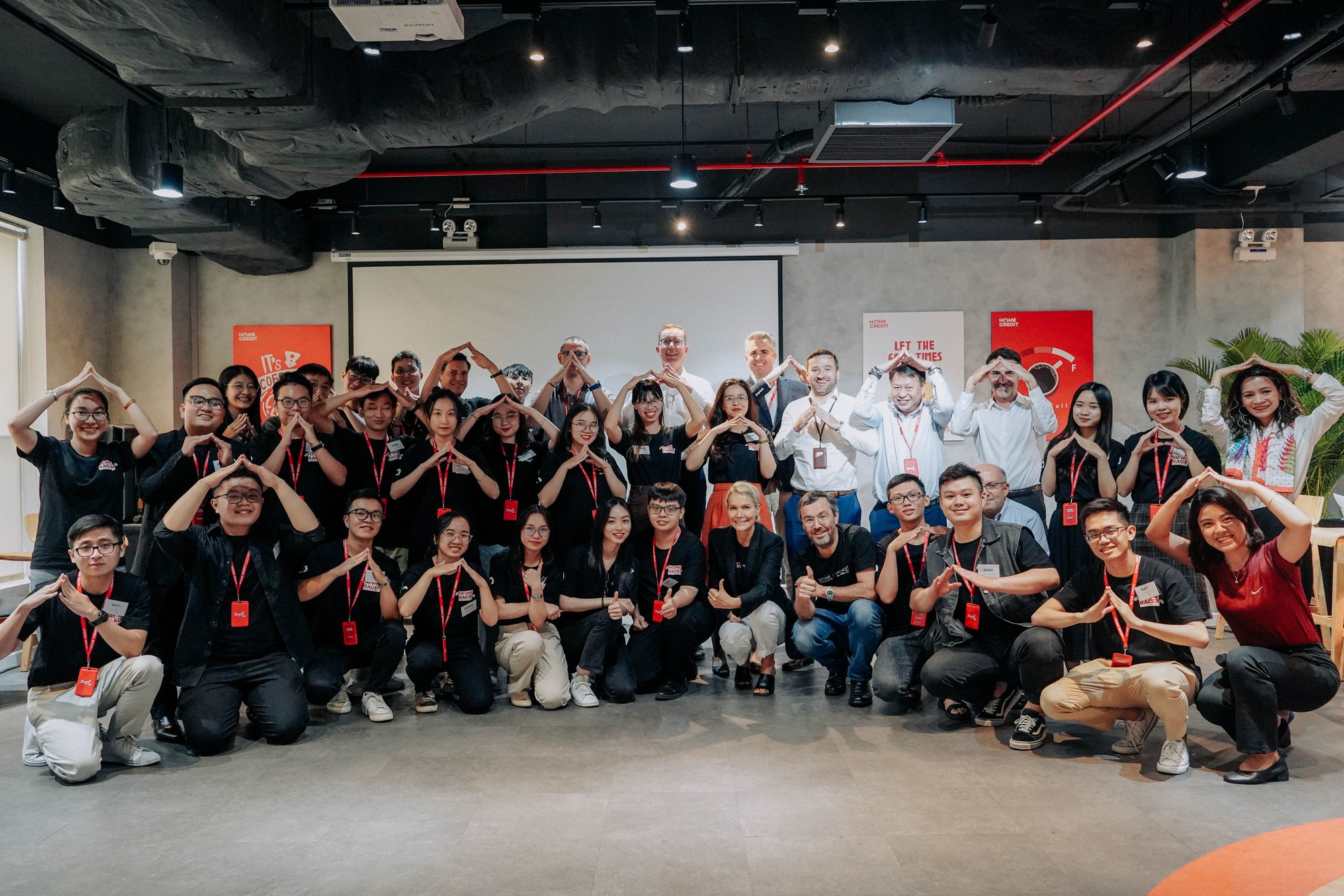 Chiến lược nhân sự giúp Home Credit thắng lớn tại Vietnam HR Award 2022 - Ảnh 3. Chiến lược nhân sự giúp Home Credit thắng lớn tại Vietnam HR Award 2022 - Ảnh 3.