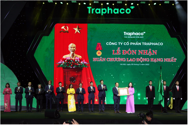 Công ty Cổ phần Traphaco kỷ niệm 50 năm ngày truyền thống và đón nhận Huân chương Lao động hạng Nhất - Ảnh 2.