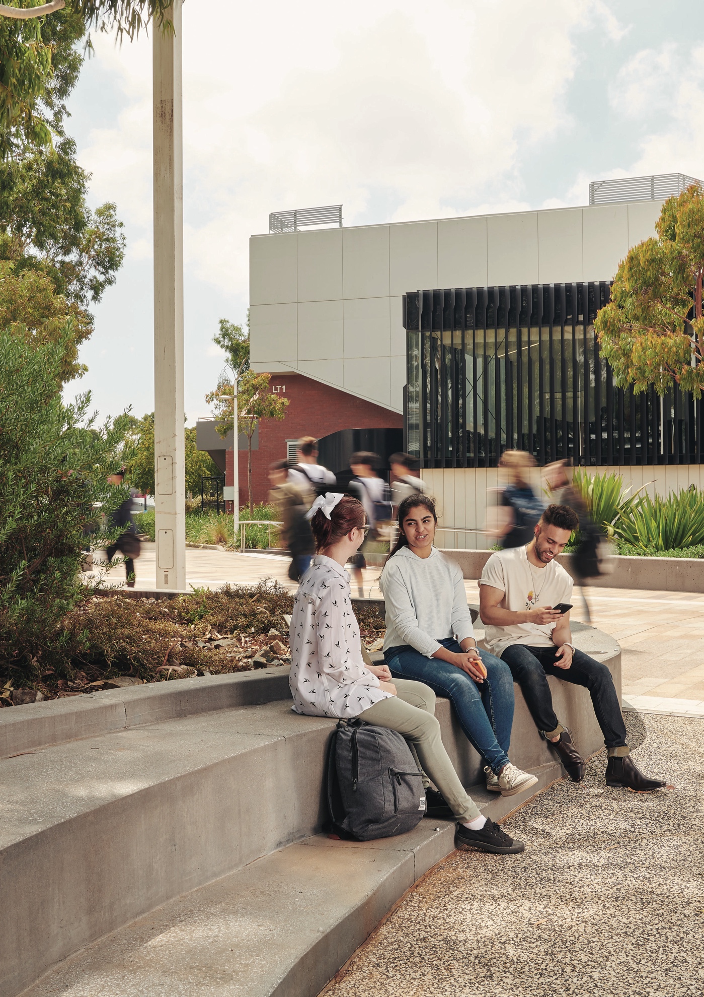Đại học Deakin tiếp tục đứng đầu bang Victoria về trải nghiệm sinh viên - Ảnh 2.