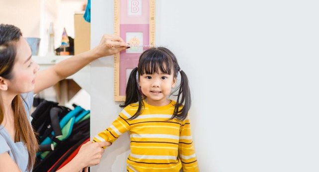B&iacute; quyết n&agrave;o để c&acirc;n bằng ph&aacute;t triển cả thể chất lẫn tr&iacute; n&atilde;o cho trẻ ngay từ những năm đầu đời? - Ảnh 1.