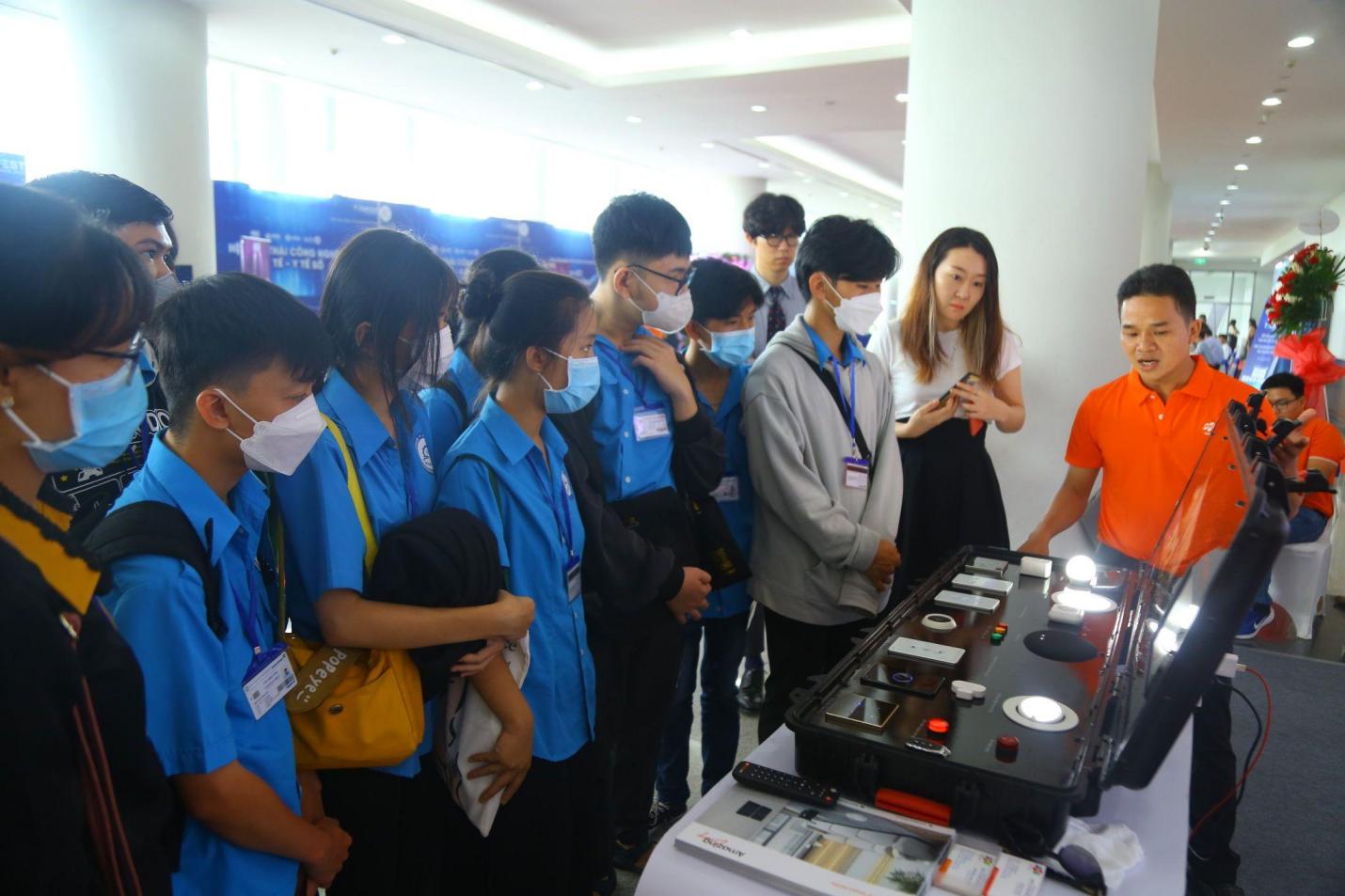 FPT trình diễn sản phẩm công nghệ kiến tạo hạnh phúc tại Techfest Vietnam 2022 - Ảnh 1. FPT trình diễn sản phẩm công nghệ kiến tạo hạnh phúc tại Techfest Vietnam 2022 - Ảnh 1.