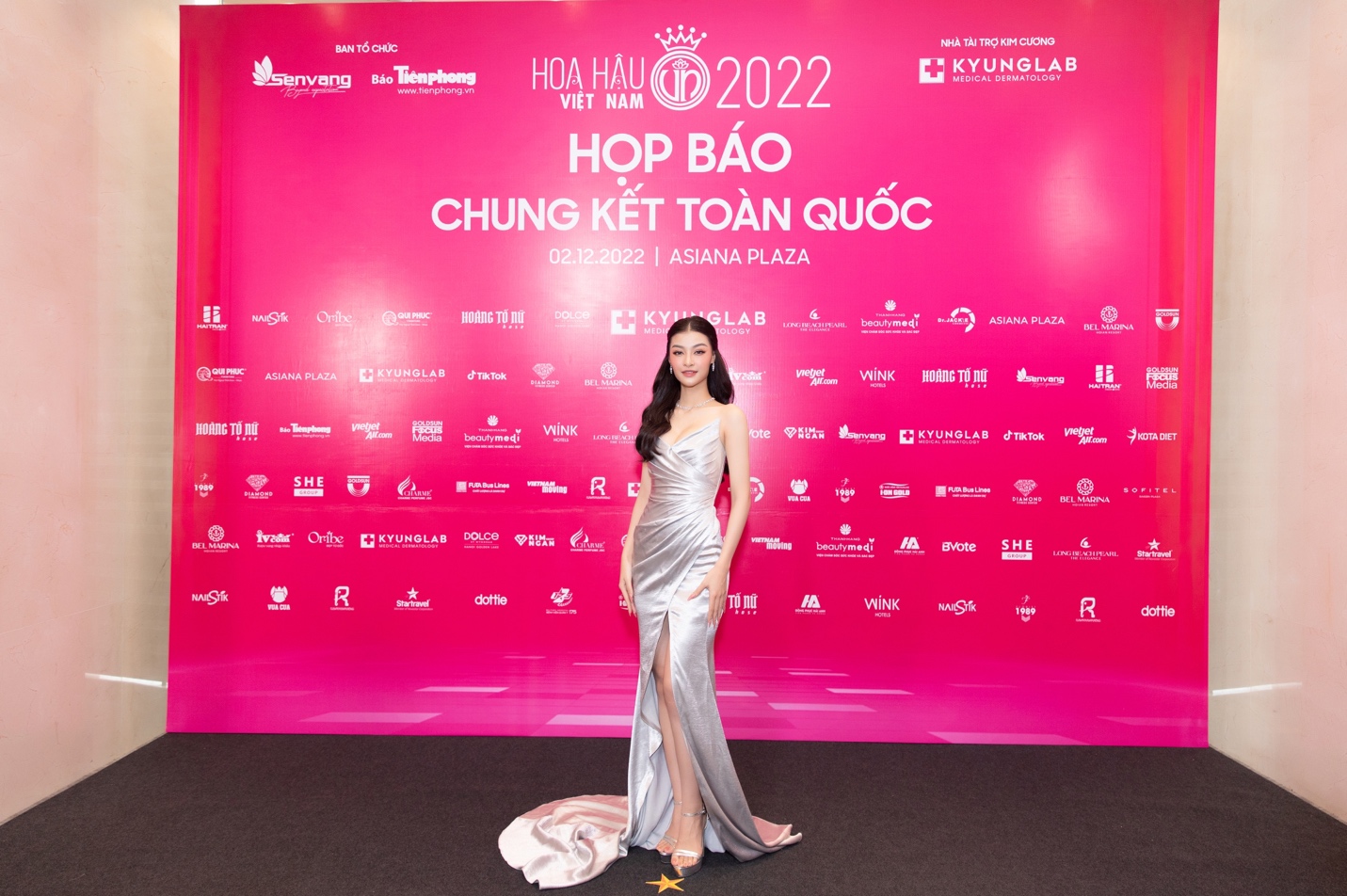 Dàn Hoa hậu, Á hậu đổ bộ tại thảm đỏ họp báo chung kết toàn quốc Hoa hậu Việt Nam 2022 - Ảnh 2.