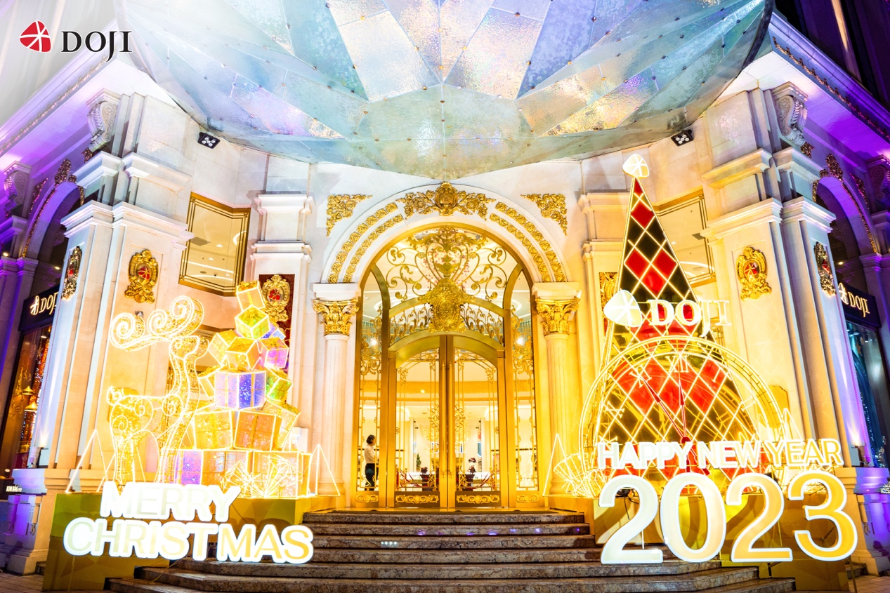 Mùa Giáng sinh tràn ngập sắc màu kỳ ảo tại DOJI - Ảnh 2.