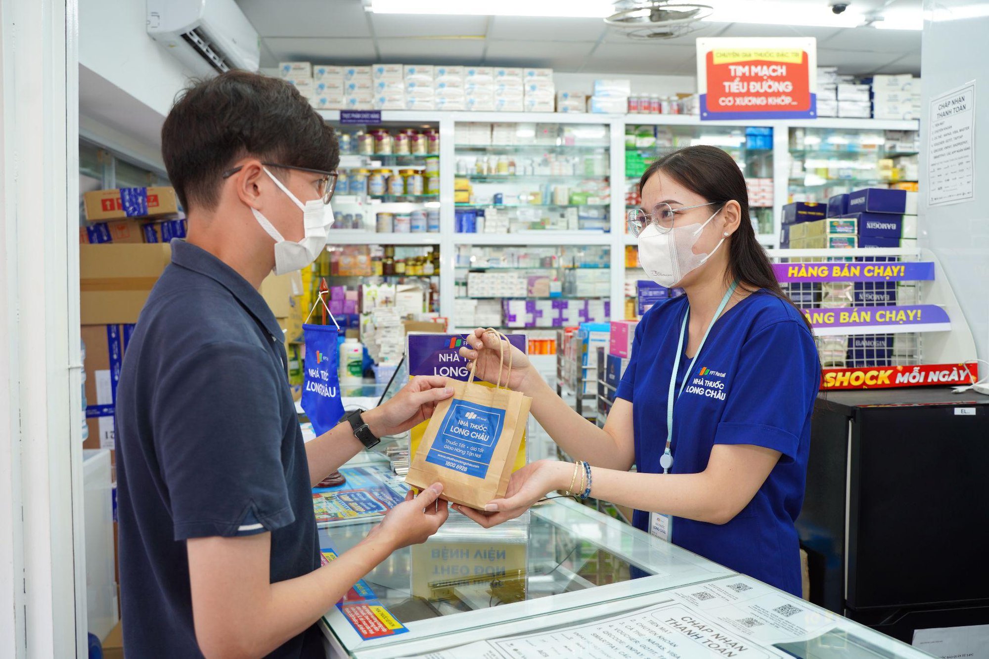 Hành trình 1.000 nhà thuốc, cảm ơn vì bạn đã đồng hành cùng FPT Long Châu trong năm 2022 - Ảnh 2.