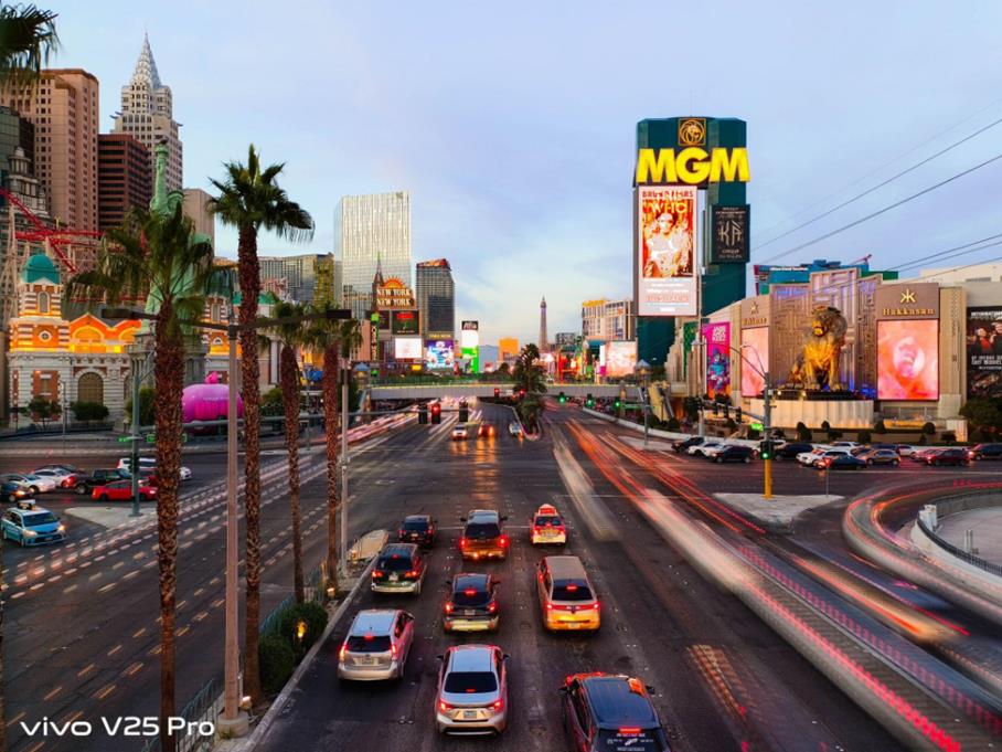 Ngắm một Las Vegas đầy màu sắc qua ống kính của vivo V25 Pro - Ảnh 7.