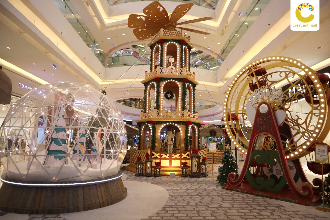 Lạc vào thế giới cổ tích châu Âu trong dịp Giáng sinh này tại Crescent Mall - Ảnh 1.