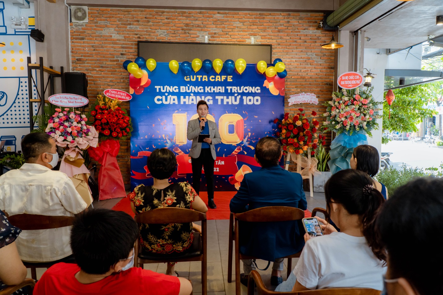 Guta Cafe Và Hành Trình Đạt Được Cột Mốc Cửa Hàng Thứ 100 - Foodnhotel Việt  Nam