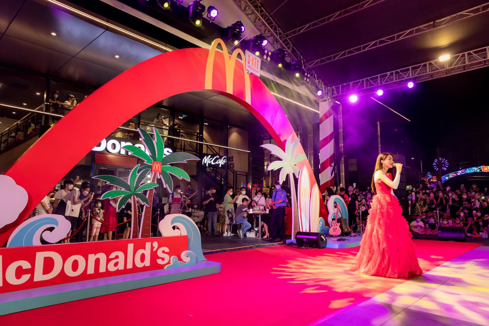 McDonald’s Việt Nam chính thức hiện diện ở thị trường miền Trung - Ảnh 3. McDonald’s Việt Nam chính thức hiện diện ở thị trường miền Trung - Ảnh 3.