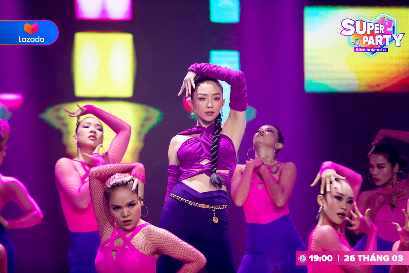 Show hoành tráng, dàn sao khủng, quà khủng, đại tiệc âm nhạc của Lazada xứng đáng với 10 triệu người yêu thích - Ảnh 8. Show hoành tráng, dàn sao khủng, quà khủng, đại tiệc âm nhạc của Lazada xứng đáng với 10 triệu người yêu thích - Ảnh 8.