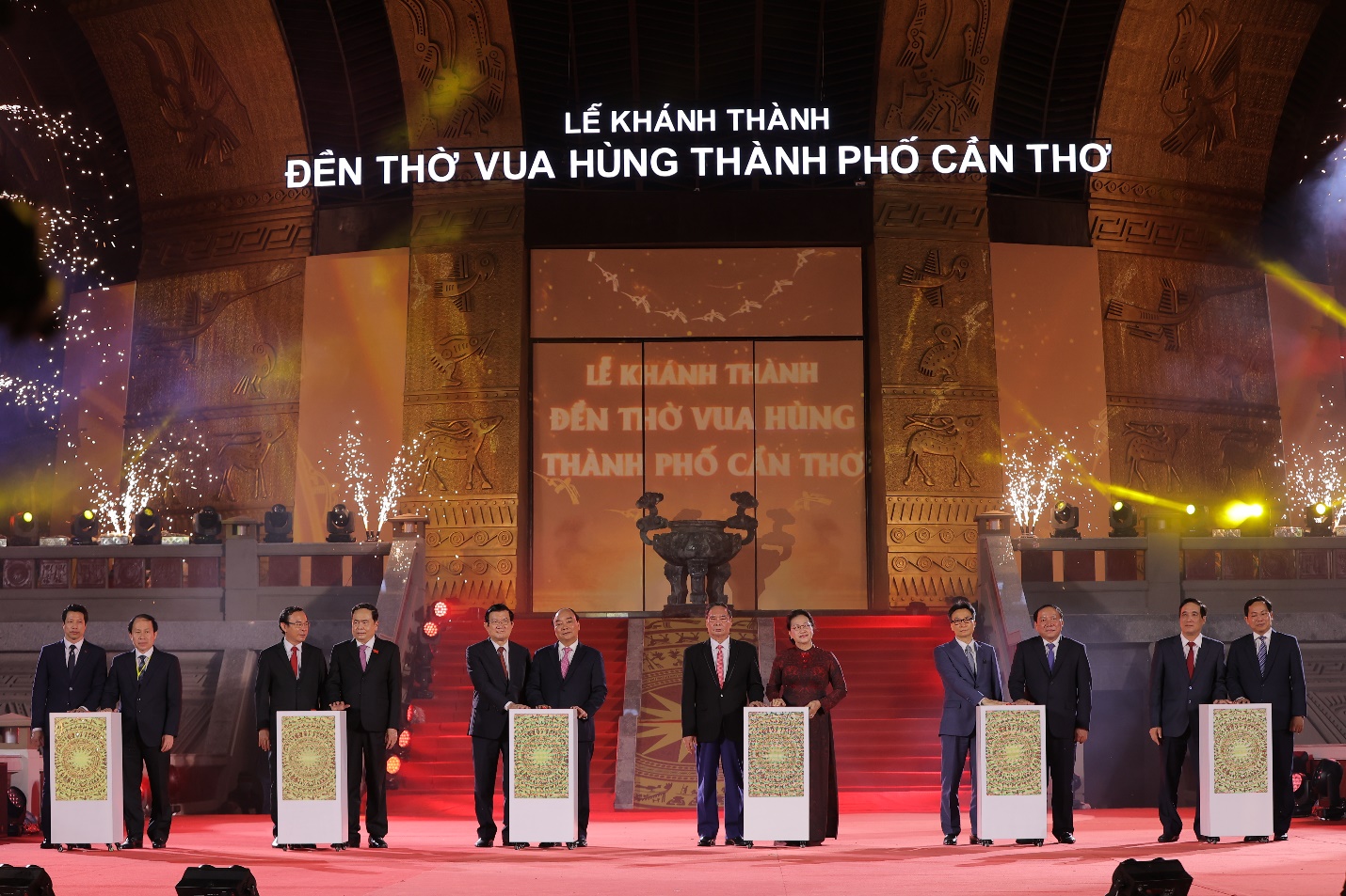 Lãnh đạo Đảng, Nhà nước tham dự Lễ khánh thành Đền thờ Vua Hùng Cần Thơ - Ảnh 1.