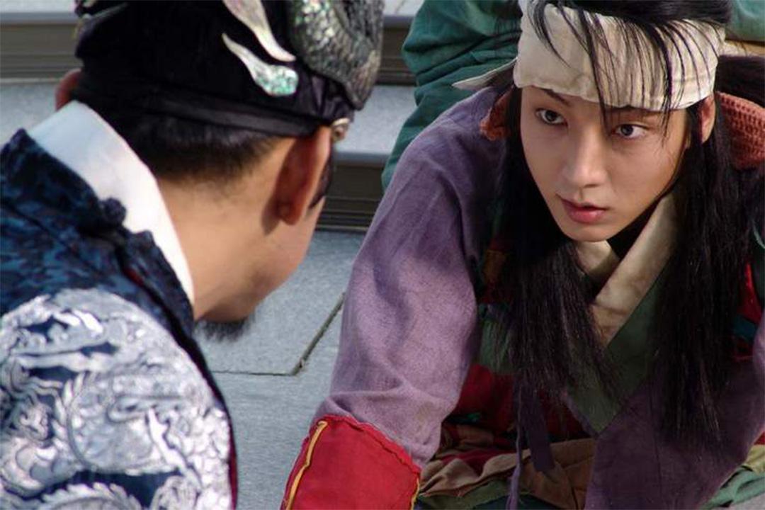Ông chú Lee Joon Gi: Từ huyền thoại King And The Clown đến vai diễn không tuổi trong Again My Life - Ảnh 1.