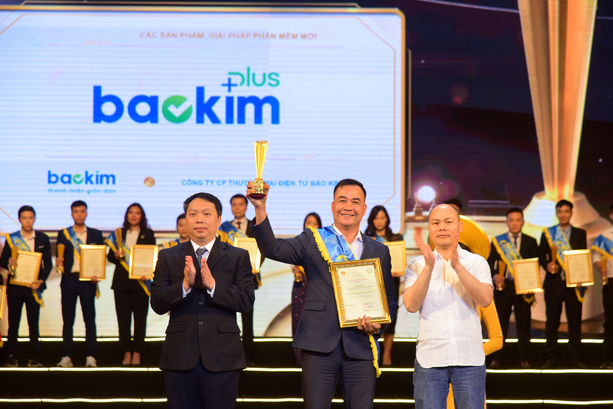 Baokim Plus giành giải Sao Khuê 2022 - Ảnh 1. Baokim Plus giành giải Sao Khuê 2022 - Ảnh 1.