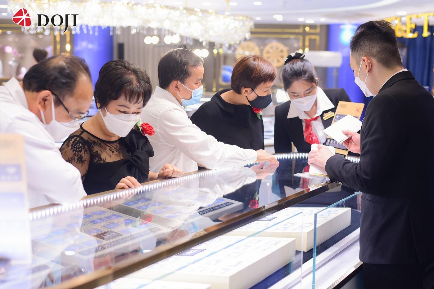 Khai trương DOJI Tower và Trung tâm trang sức cao cấp tại TP HCM - Ảnh 2. Khai trương DOJI Tower và Trung tâm trang sức cao cấp tại TP HCM - Ảnh 2.