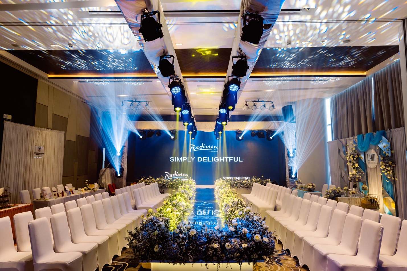 Khởi động mùa cưới với triển lãm đẹp như mơ “Simply Magical!” tại Radisson Hotel Danang - Ảnh 3.