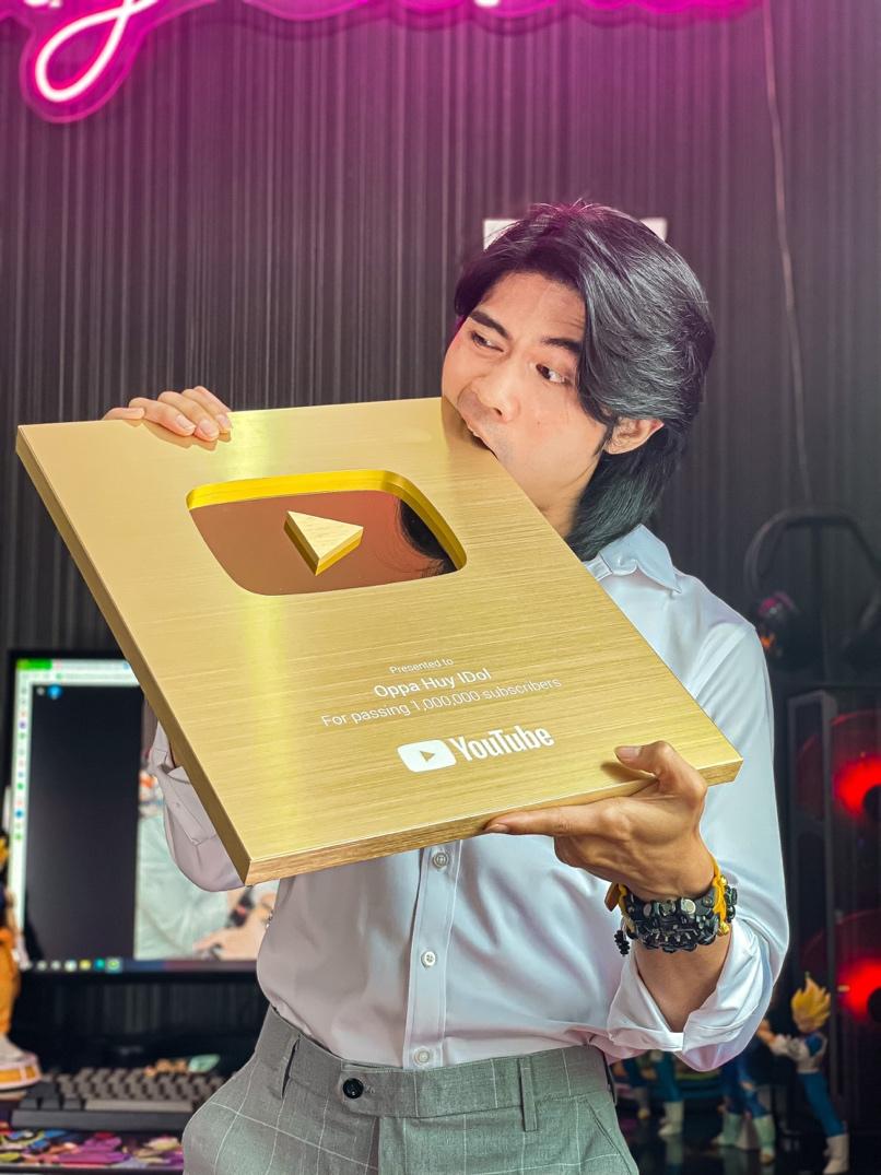 Con đường từ một thợ cắt t&oacute;c đến idol triệu view - Ảnh 3.