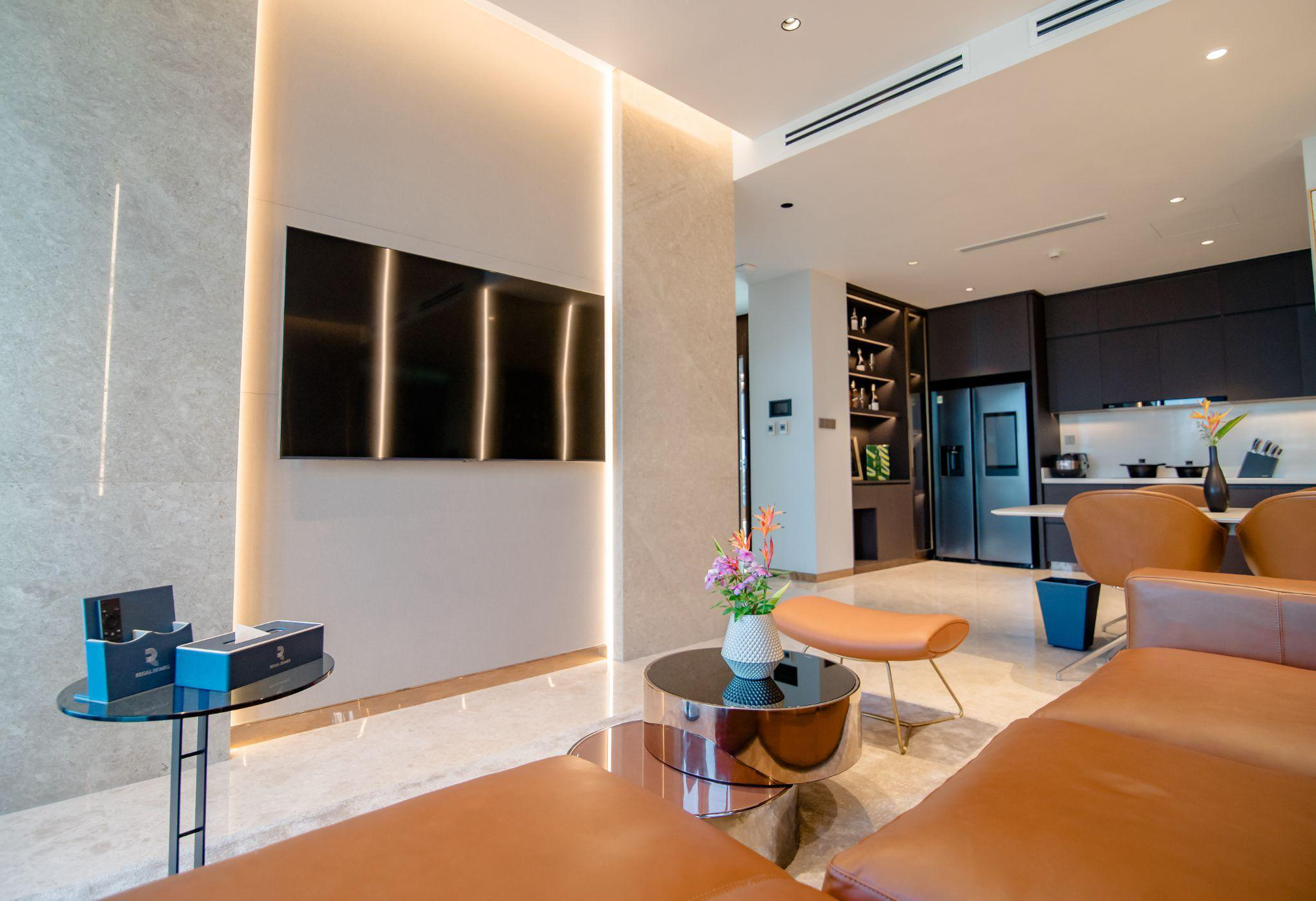 Căn hộ mẫu Regal Complex thay đổi khái niệm mới về nhà ở xa hoa - Ảnh 5. Căn hộ mẫu Regal Complex thay đổi khái niệm mới về nhà ở xa hoa - Ảnh 5.