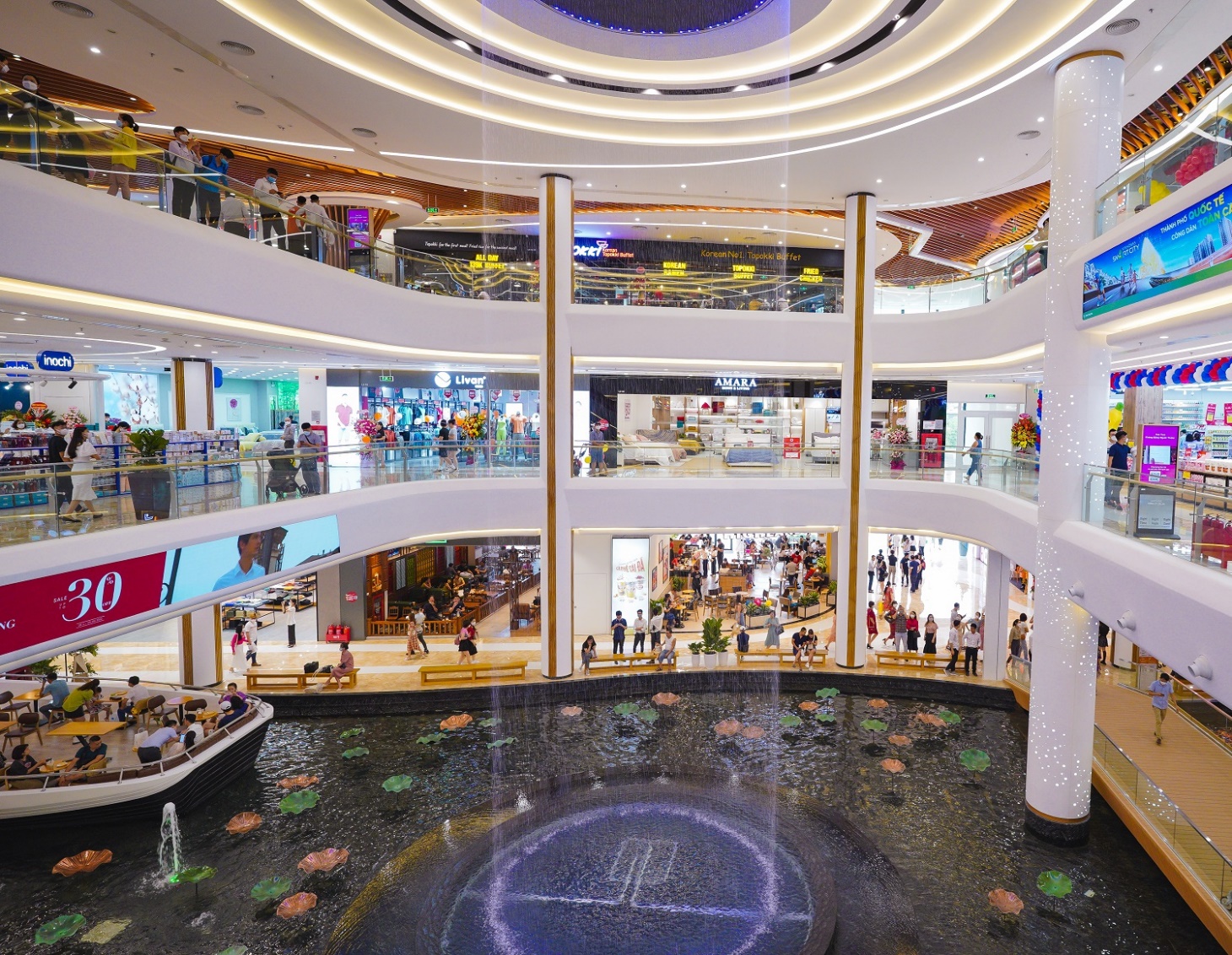 Khai trương TTTM “thế hệ mới” Vincom Mega Mall Smart City - Ảnh 3.