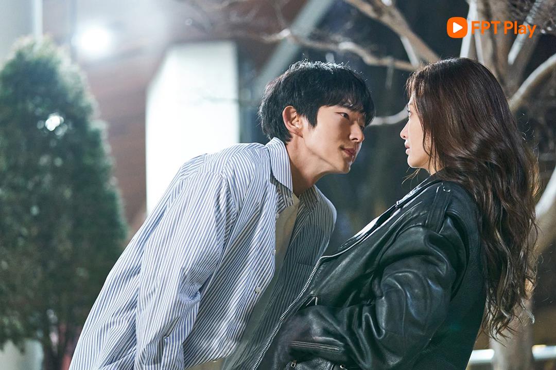 Lee Joon Gi cặp kè nữ thần Kim Ji Eun trong phim chuyển sinh ly kỳ trên FPT Play - Ảnh 5.