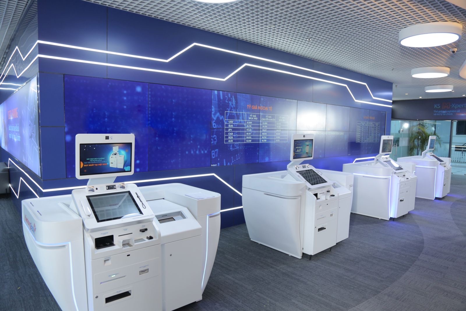 Unicloud Group và giải pháp máy giao dịch ngân hàng tự động STM đột phá - Ảnh 2. Unicloud Group và giải pháp máy giao dịch ngân hàng tự động STM đột phá - Ảnh 2.