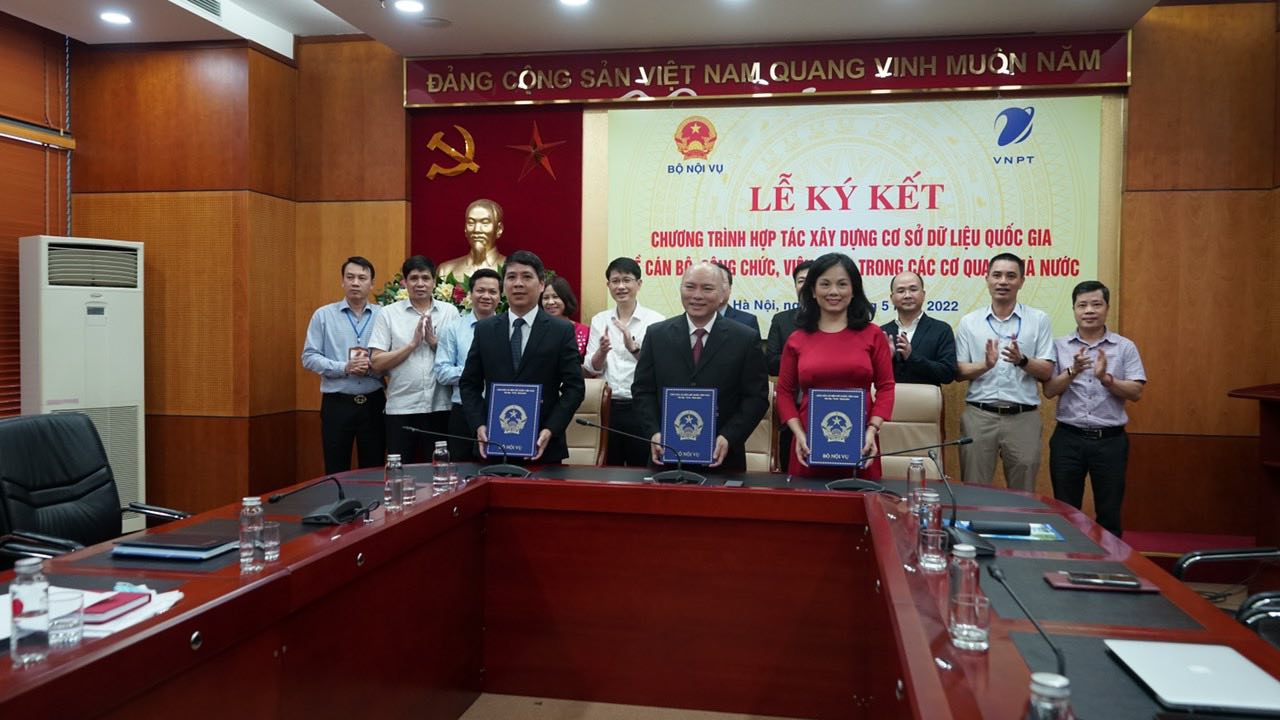 Bộ Nội vụ xây dựng Cơ sở Dữ liệu Quốc Gia về cán bộ - Ảnh 1. Bộ Nội vụ xây dựng Cơ sở Dữ liệu Quốc Gia về cán bộ - Ảnh 1.