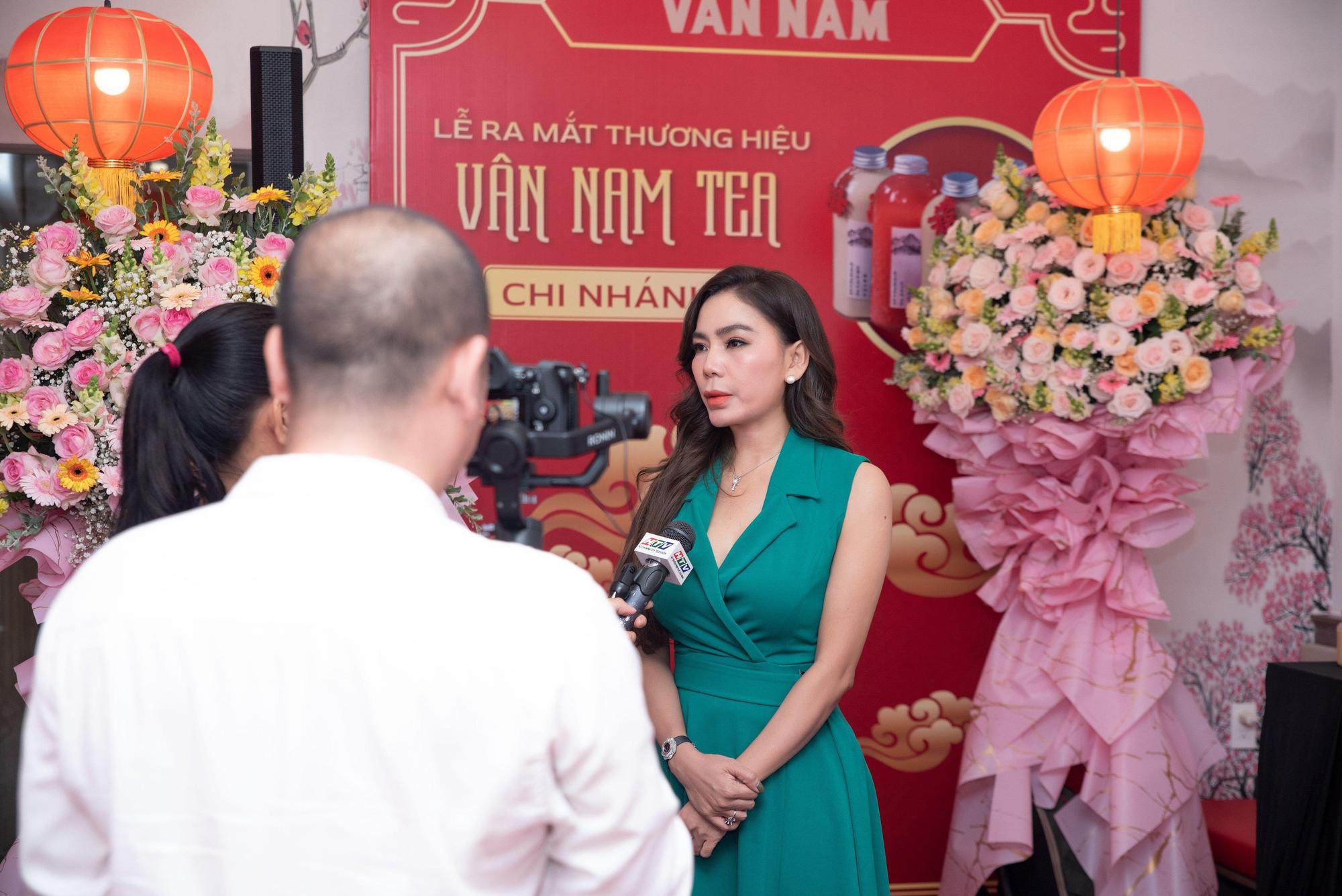 Opening the Van Nam Tea & Coffee brand in Ho Chi Minh City.  Ho Chi Minh - Photo 1.