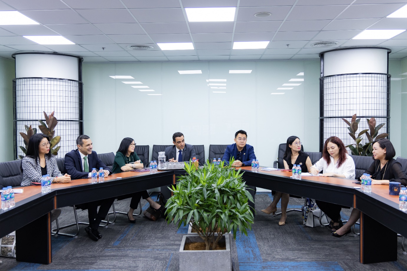 Hãng dược hàng đầu thế giới GSK xúc tiến hợp tác với FPT Long Châu - Ảnh 2. Hãng dược hàng đầu thế giới GSK xúc tiến hợp tác với FPT Long Châu - Ảnh 2.
