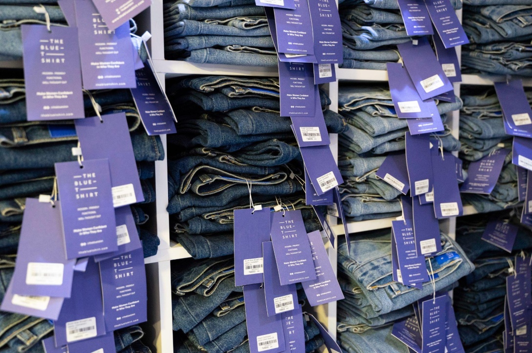 Phát hiện Pop-Up Store siêu chất, nơi bạn có thể tìm được chiếc quần jeans “chân ái” - Ảnh 2.