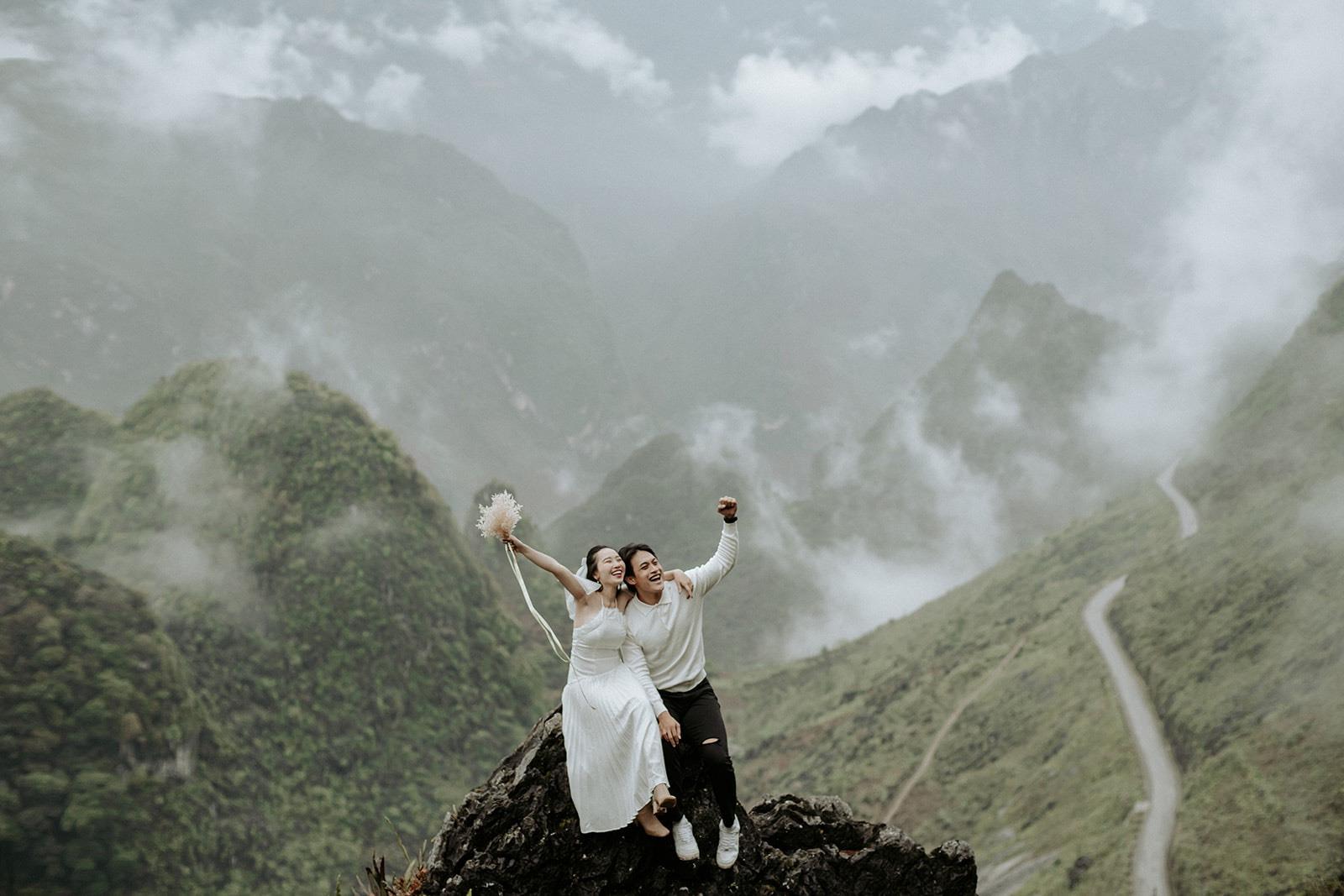 Ngất ngây với bộ ảnh cưới quá sức ngọt ngào và lãng mạn được chụp tại Hà Giang - Ảnh 8. Ngất ngây với bộ ảnh cưới quá sức ngọt ngào và lãng mạn được chụp tại Hà Giang - Ảnh 8.