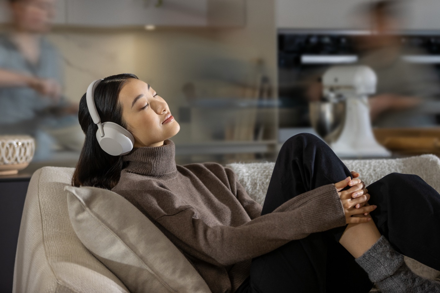 Sony giới thiệu tai nghe WH-1000XM5 - Đỉnh cao tai nghe chống ồn thế hệ mới - Ảnh 3.