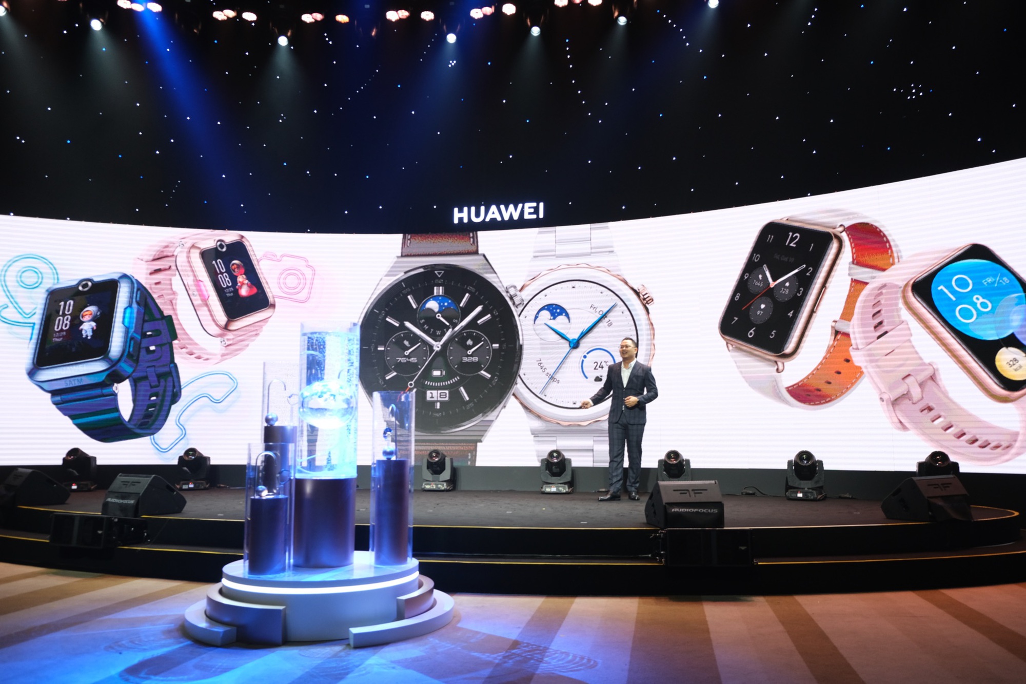 Bao Anh, Trong Hieu shined at the launch event of 3 new Huawei smartwatch models - Photo 1.