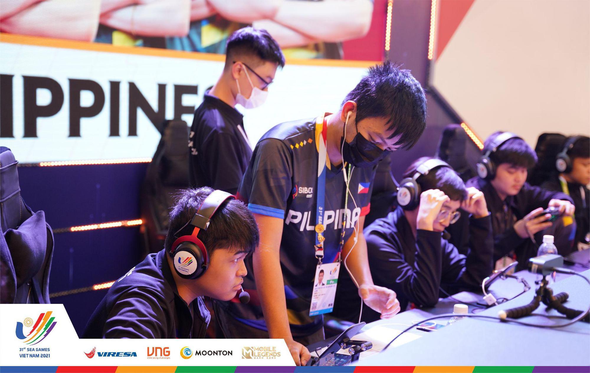 The second day of competition in Mobile Legends: Bang Bang at SEA Games 31: The Vietnamese team stopped, the Philippines and Indonesia met in the Final - Photo 3.