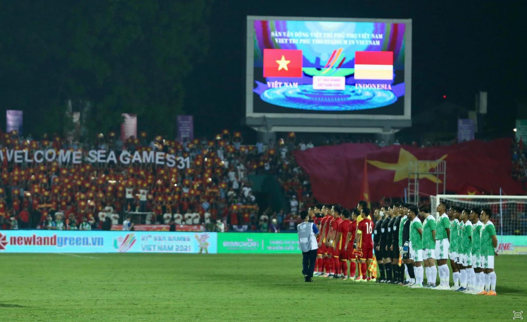 Nhìn lại hành trình với những màn trình diễn ấn tượng của bóng đá Việt Nam tại SEA Games 31 - Ảnh 1.