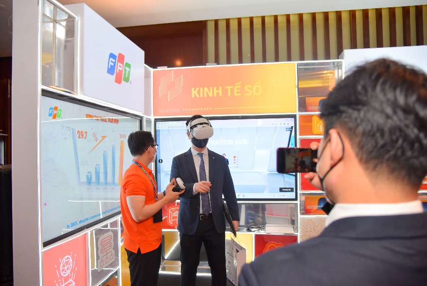 Hệ sinh thái Made-by-FPT gây ấn tượng tại Diễn đàn DX Summit 2022 - Ảnh 1.