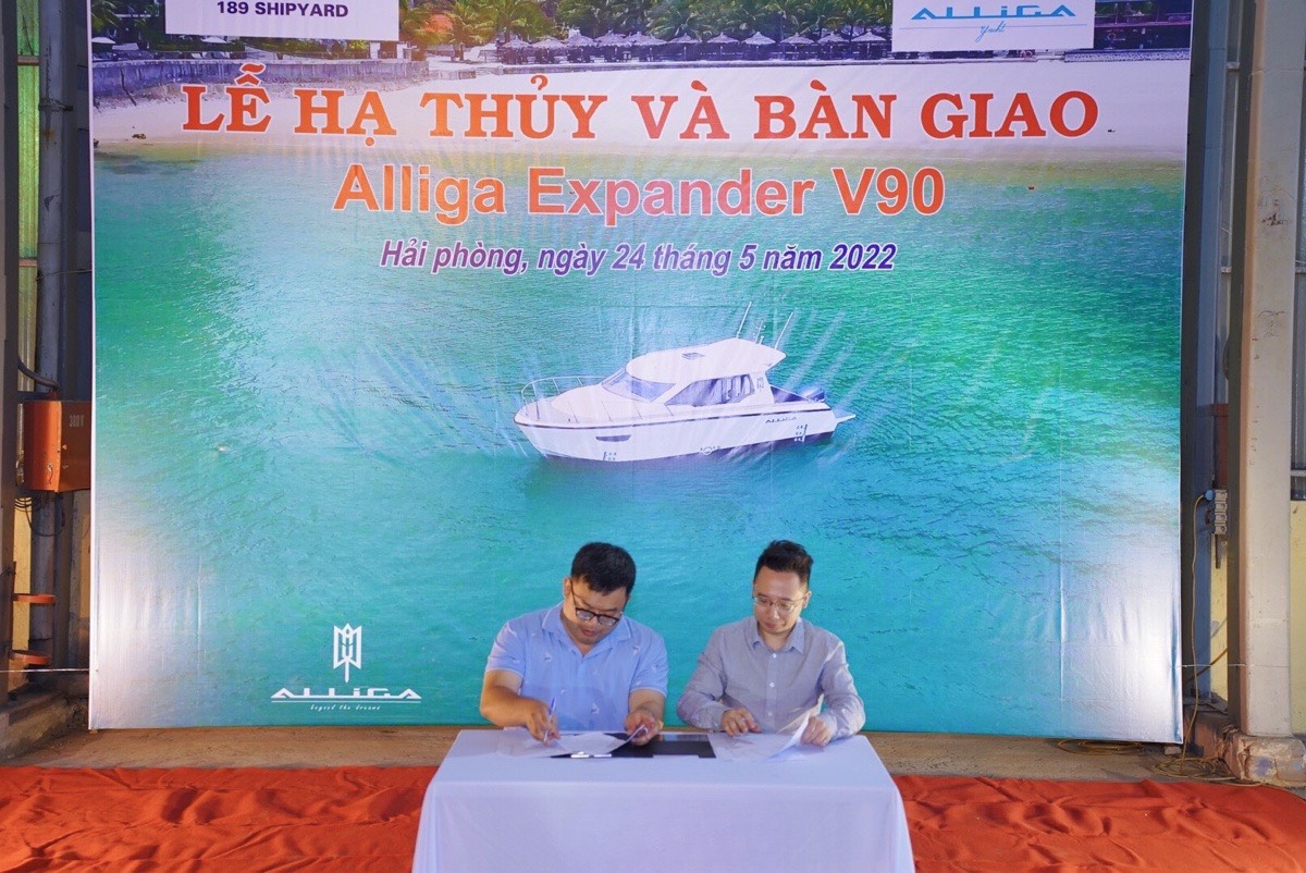 Tập đoàn Alliga đón nhận bàn giao và hạ thủy du thuyền Alliga Expander V90 - Ảnh 2.