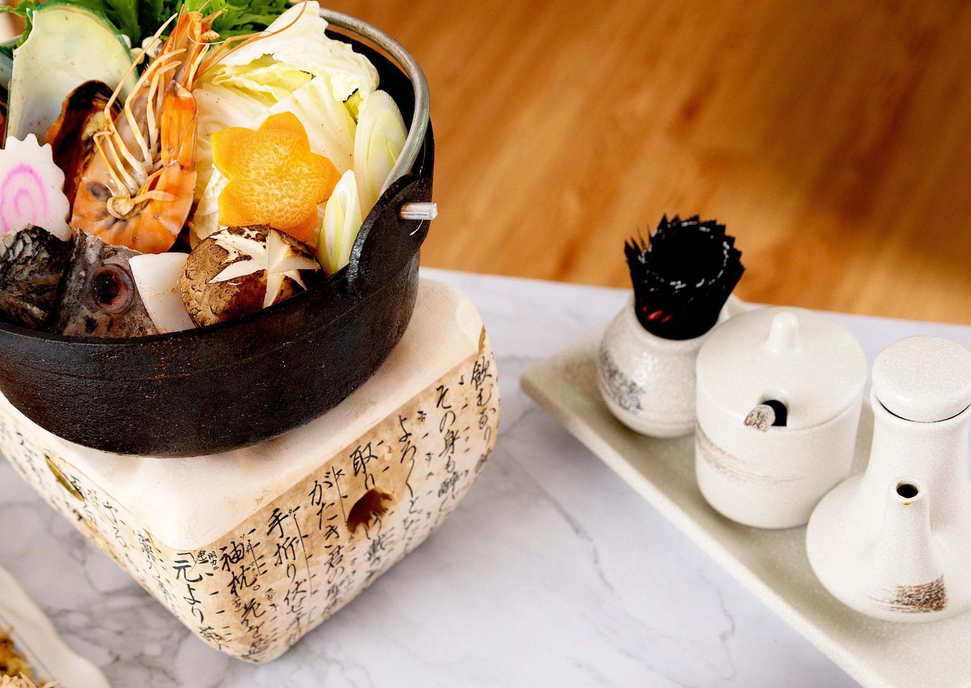Mê món Nhật, bạn sẽ không thể bỏ qua địa chỉ “sashimi thuyền đá” đang hot rần rần - Ảnh 7.