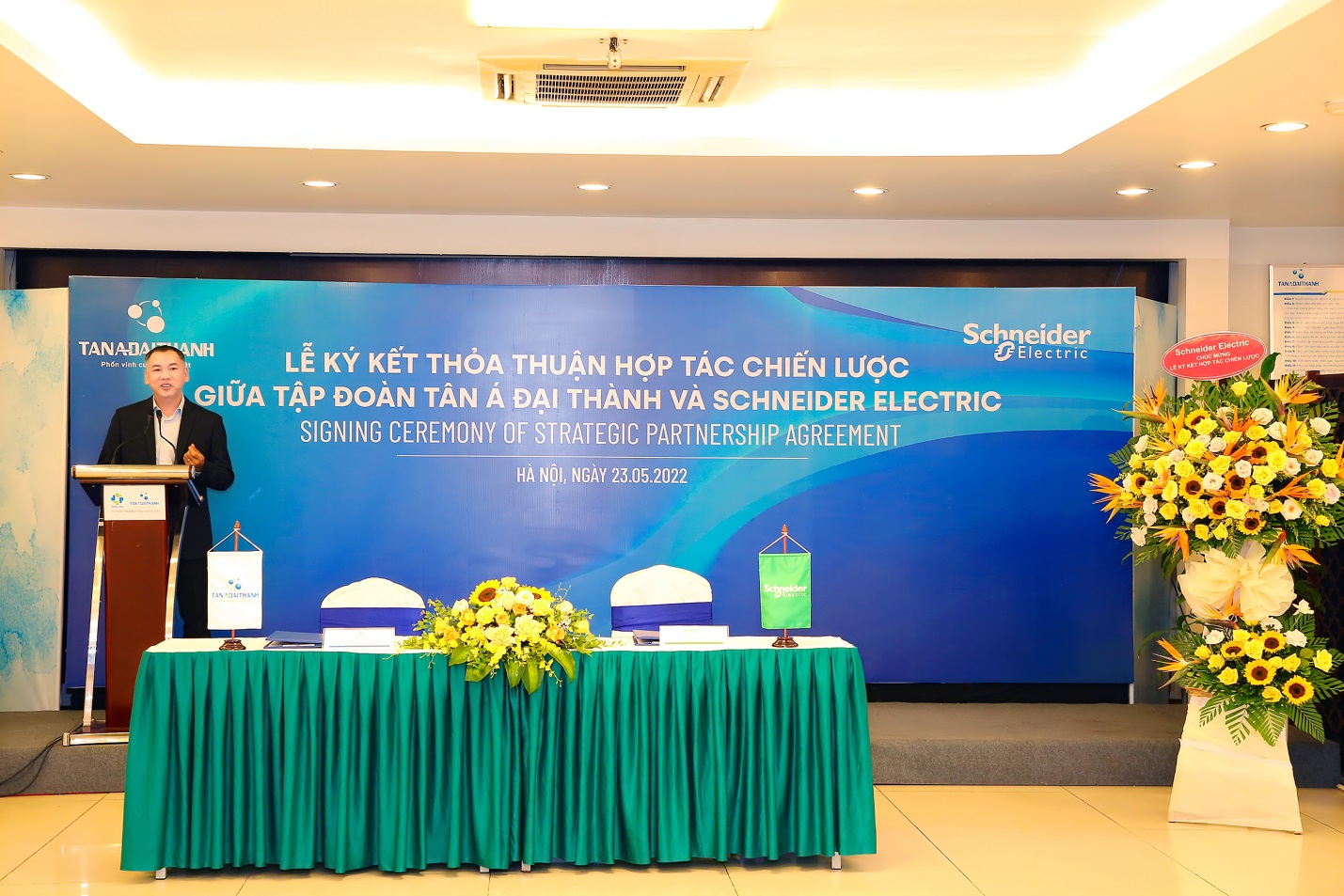 Tân Á Đại Thành hợp tác Schneider Electric xây dựng giải pháp cho Khu
