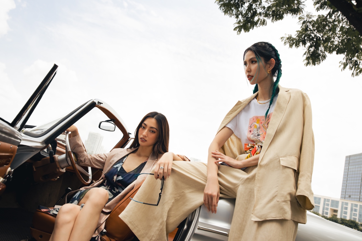 Đã mix đồ đôi đi dạo phố ngày hè thì phải đỉnh như cặp bạn thân Lương Thùy Linh x TyhD, Ninh Dương Lan Ngọc x Tú Hảo - Ảnh 4. Đã mix đồ đôi đi dạo phố ngày hè thì phải đỉnh như cặp bạn thân Lương Thùy Linh x TyhD, Ninh Dương Lan Ngọc x Tú Hảo - Ảnh 4.