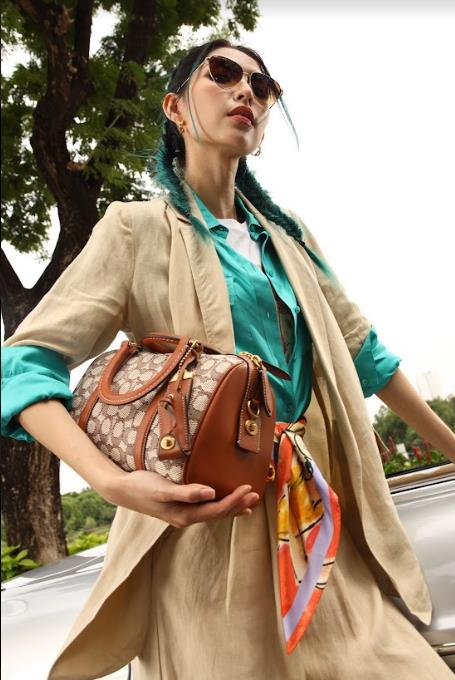 Outfit in tune with the street on a summer day with Luong Thuy Linh - TyhD - Photo 8.