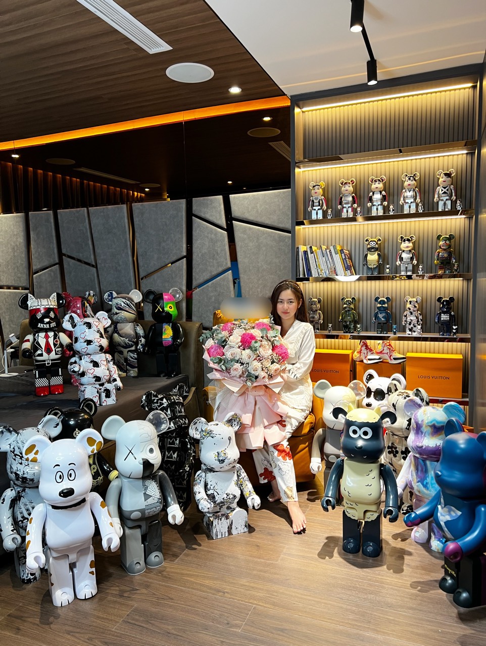 Beautiful female streamer Phuong Vy reveals the terrible Bearbrick collection - Photo 2.