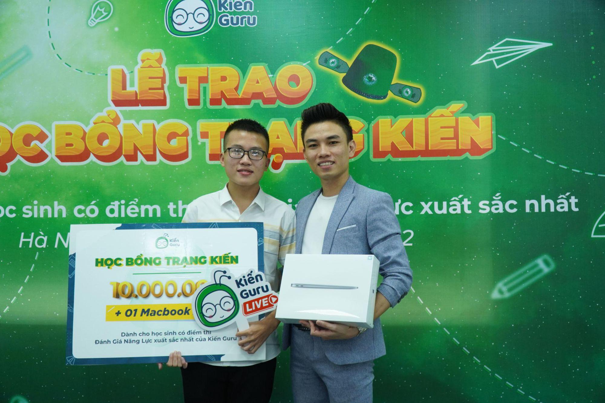 Gen Z Đức Anh: Dùng học bổng kỳ thi Đánh giá năng lực đầu tư chứng khoán - Ảnh 3. Gen Z Đức Anh: Dùng học bổng kỳ thi Đánh giá năng lực đầu tư chứng khoán - Ảnh 3.