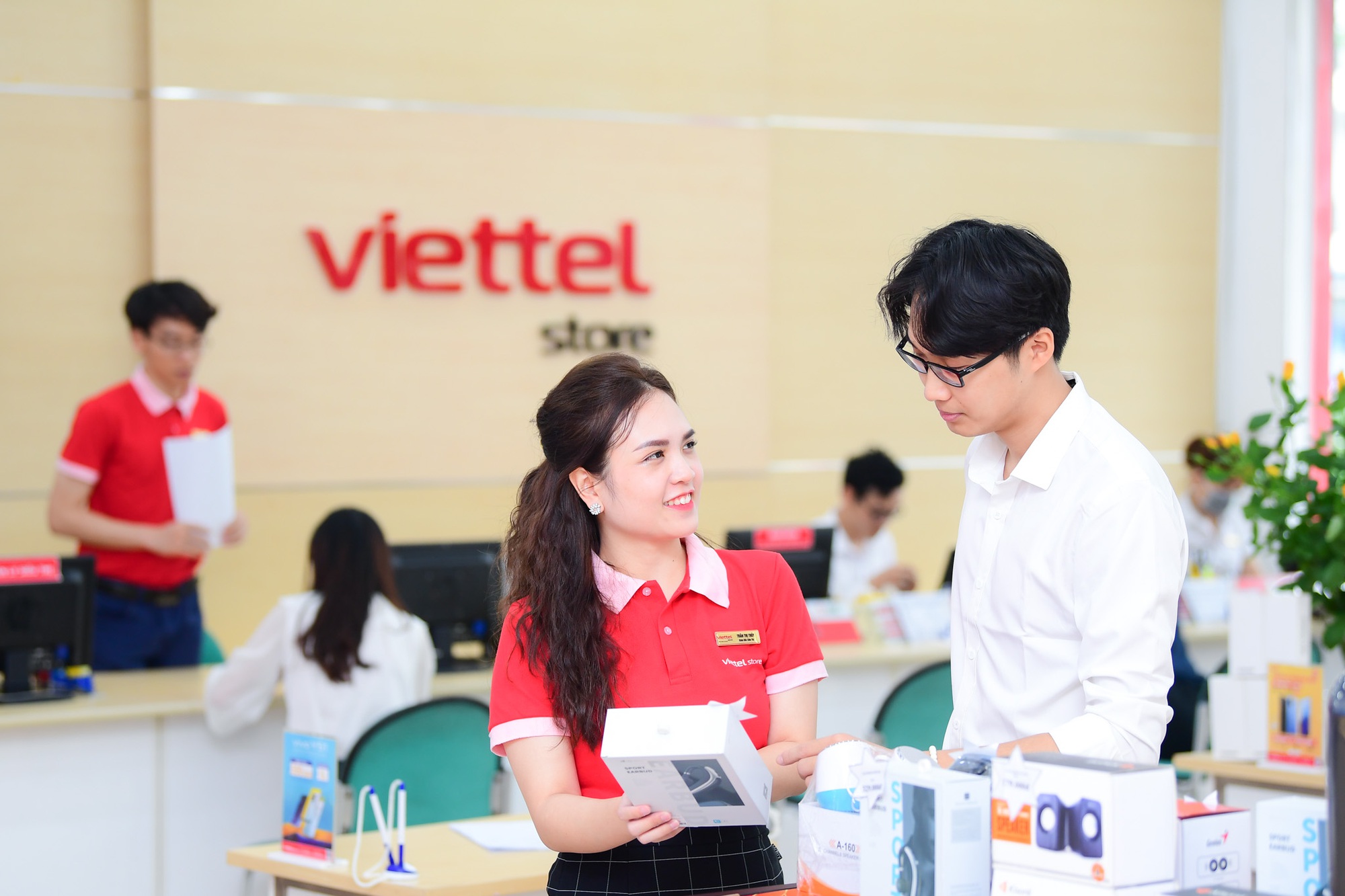 Mừng sinh nhật Viettel tròn 33 tuổi: Viettel Store ưu đãi tới 13,5 triệu đồng - Ảnh 1.