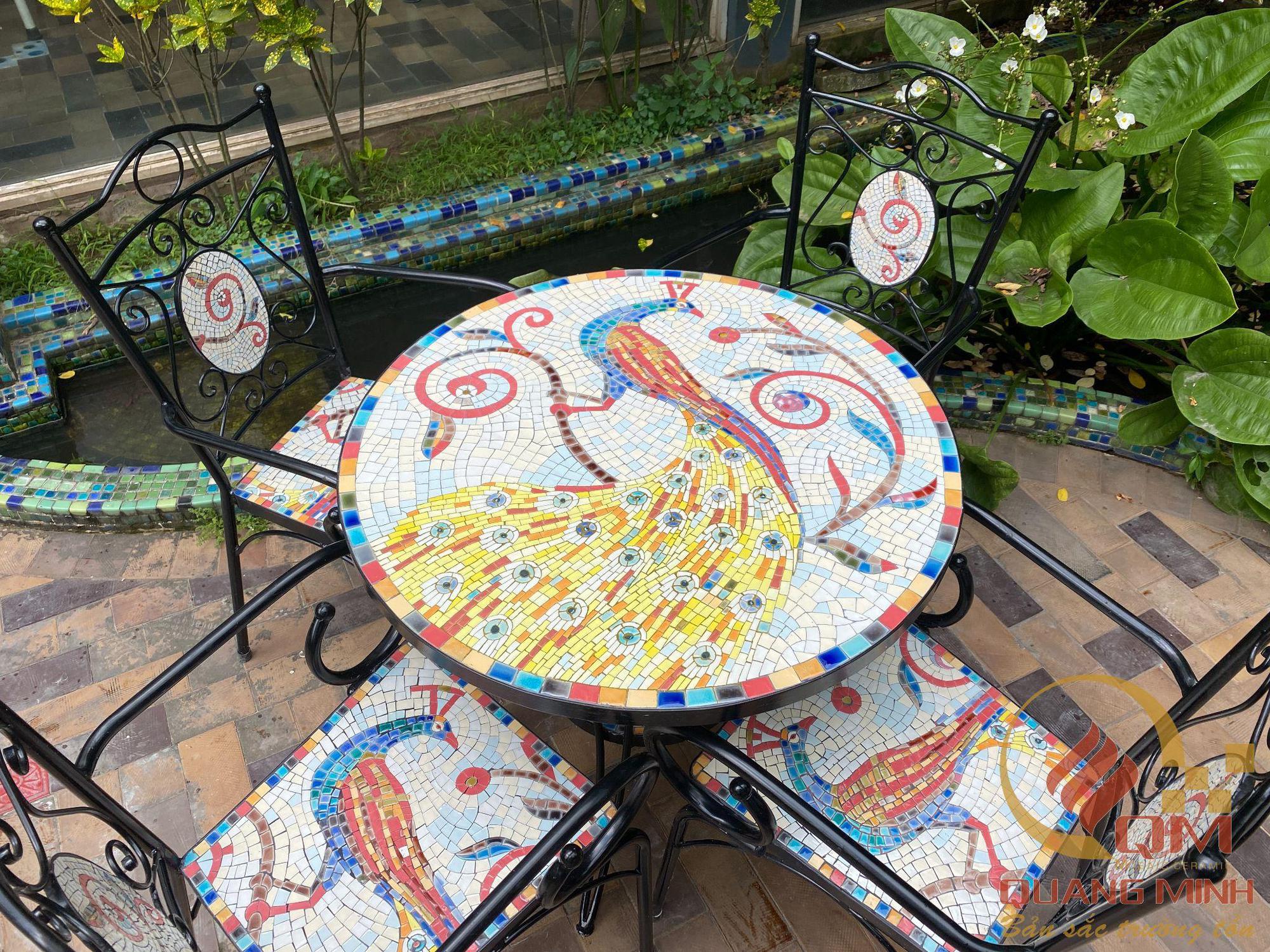 Ngắm bộ bàn gốm sứ ghép mảnh độc lạ đang “làm mưa làm gió” tại các quán cafe, dân sành nghệ thuật nhìn phát mê ngay! - Ảnh 6. Ngắm bộ bàn gốm sứ ghép mảnh độc lạ đang “làm mưa làm gió” tại các quán cafe, dân sành nghệ thuật nhìn phát mê ngay! - Ảnh 6.