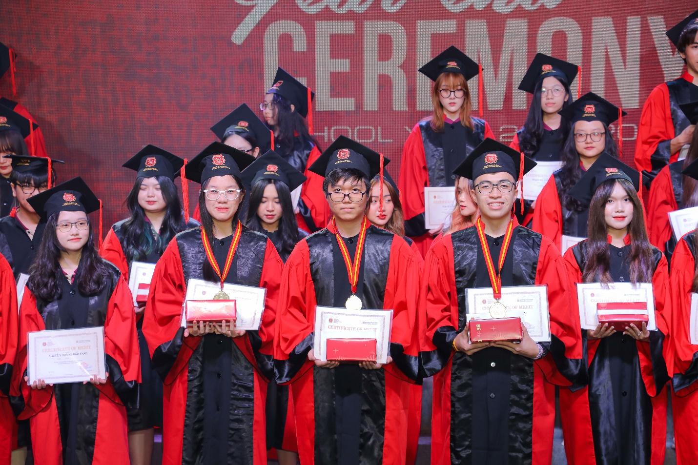 Học sinh lớp 12 đoạt học bổng hơn 52 tỷ đồng, VAS chắp cánh những giấc mơ du học - Ảnh 3. Học sinh lớp 12 đoạt học bổng hơn 52 tỷ đồng, VAS chắp cánh những giấc mơ du học - Ảnh 3.