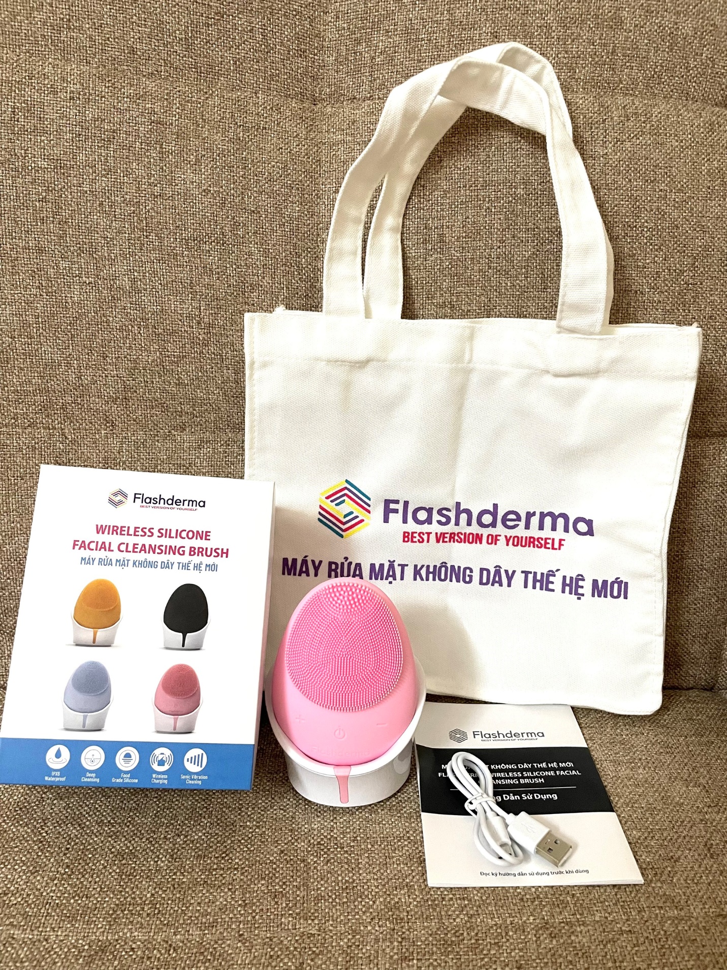 Trải nghiệm máy rửa mặt không dây tiên phong của Việt Nam - Flashderma, có ngon bổ rẻ như lời đồn? - Ảnh 1.