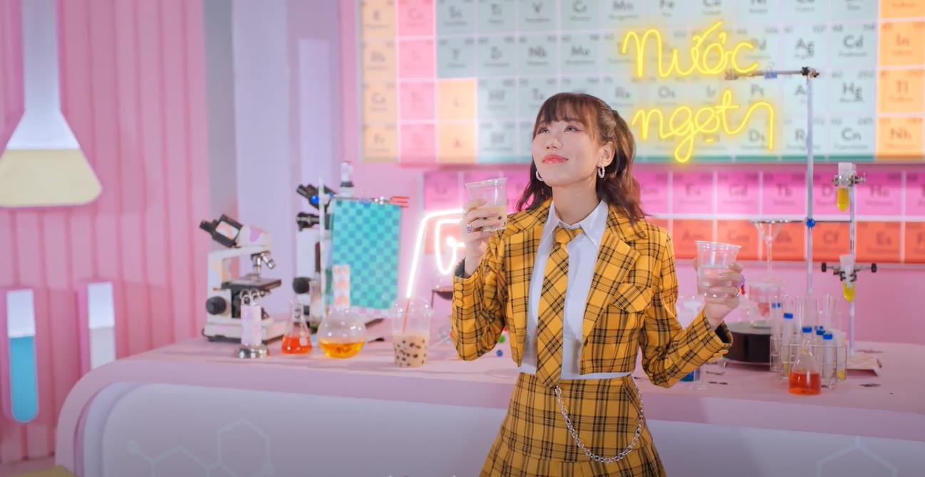 MV mới của MIN gây sốt với bài toán “Tìm X” để cân bằng phương trình - Ảnh 2.