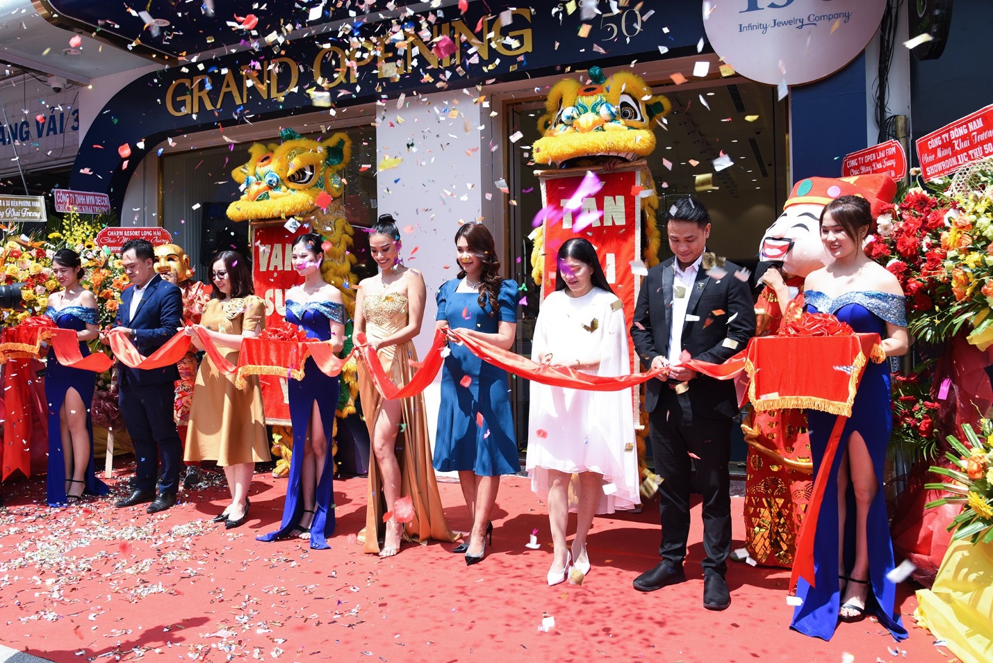Khai trương showroom thứ 50 của thương hiệu IJC - đơn vị tài trợ vương miện và trang sức cho cuộc thi Hoa hậu Hoàn vũ Việt Nam 2022 - Ảnh 2. Khai trương showroom thứ 50 của thương hiệu IJC - đơn vị tài trợ vương miện và trang sức cho cuộc thi Hoa hậu Hoàn vũ Việt Nam 2022 - Ảnh 2.