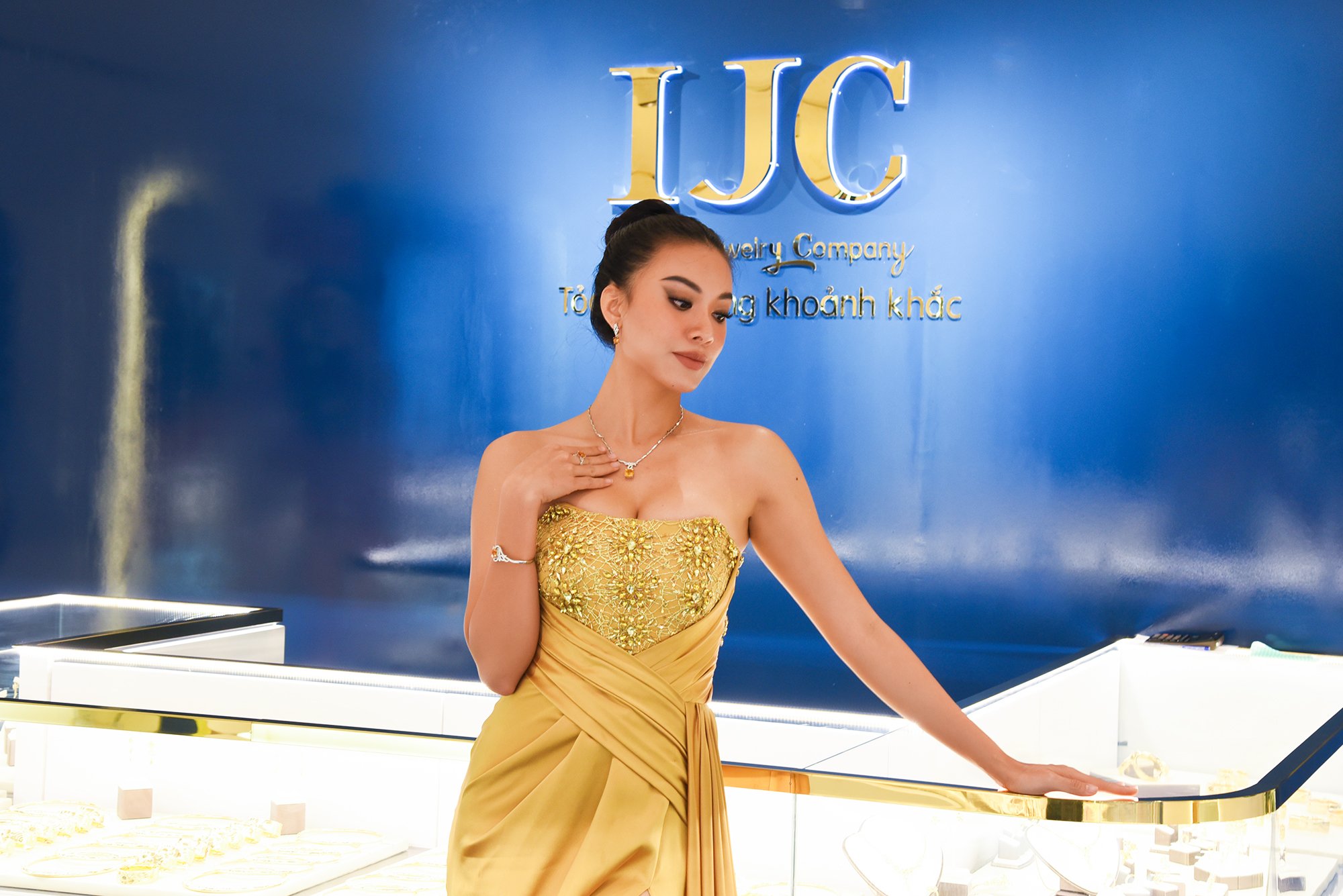 Khai trương showroom thứ 50 của thương hiệu IJC - đơn vị tài trợ vương miện và trang sức cho cuộc thi Hoa hậu Hoàn vũ Việt Nam 2022 - Ảnh 1. Khai trương showroom thứ 50 của thương hiệu IJC - đơn vị tài trợ vương miện và trang sức cho cuộc thi Hoa hậu Hoàn vũ Việt Nam 2022 - Ảnh 1.