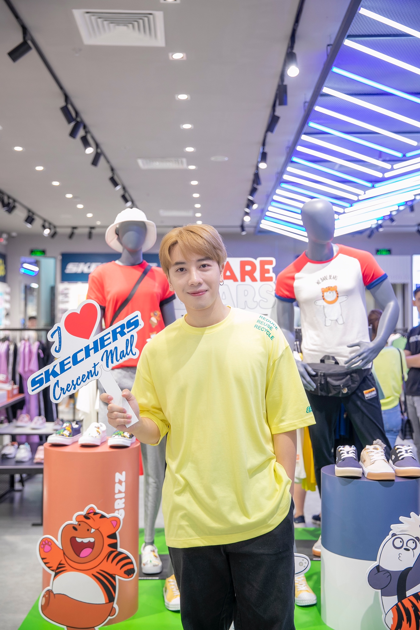 Có gì hot bên trong cửa hàng concept mới khai trương của nhà Skechers khiến dân tình ồ ạt check-in - Ảnh 6. Có gì hot bên trong cửa hàng concept mới khai trương của nhà Skechers khiến dân tình ồ ạt check-in - Ảnh 6.
