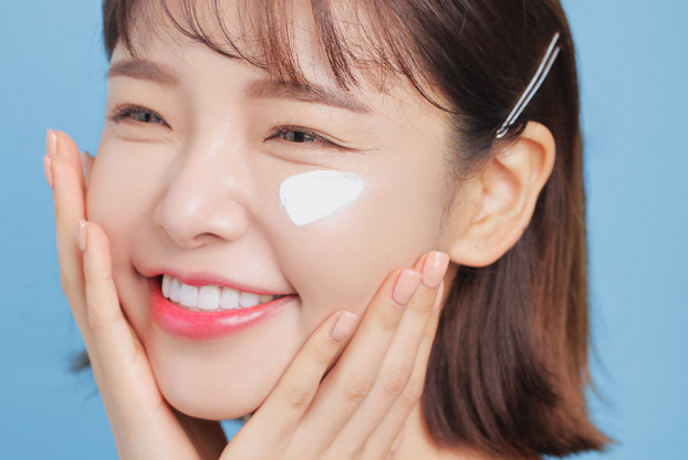 Qua 25 nhất định kh&ocirc;ng thể thiếu bước n&agrave;y trong chu tr&igrave;nh skincare nếu muốn l&agrave;n da kh&ocirc;ng l&atilde;o h&oacute;a - Ảnh 1.